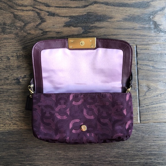 Coach Wristlet - Picture 5 of 9